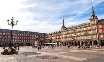 Visita privada pela Madrid dos Habsburgos com guia local
